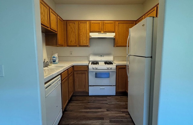 Cozy 1-bedroom apartment with WiFi, AC in delightful Bakersfield