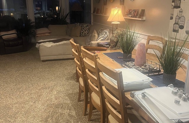 Cozy 1-bedroom apartment in welcoming Farmington with WiFi, pool.