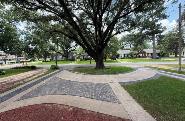 Cozy 1-bedroom apartment B in charming Broadmoor with Wi-Fi, laundry on site.