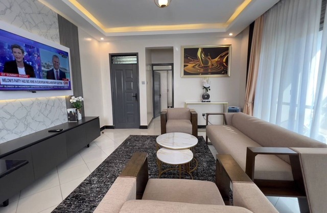Cozy 1-bedroom apartment in beautiful Kampala with WiFi, LivLuxe Apartments