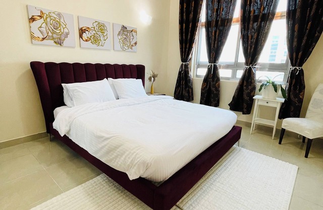 Cozy 1-bedroom apartment in enchanting Dubai with WiFi, AC