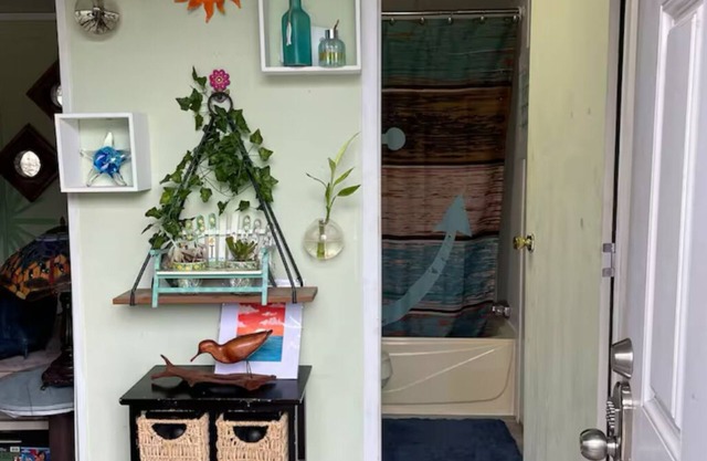 Cozy 1-bedroom apartment in tranquil Buxton, across from sound,with WiFi, AC