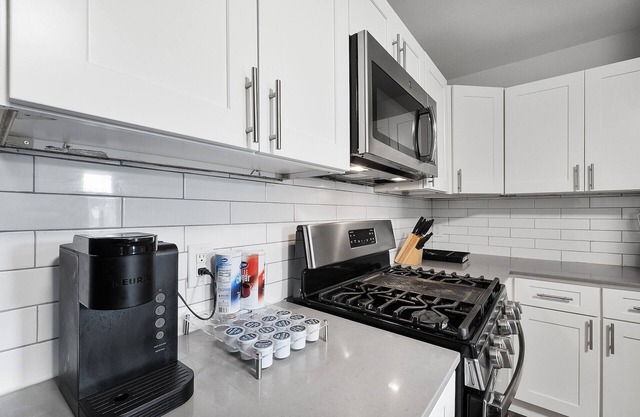 Cozy 1 Bedroom Apt in Highland Austin 3740