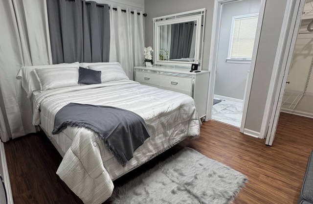 Cozy 1-bedroom guest house in charming Louisville with WiFi, AC’