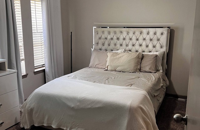 Cozy 1-bedroom Home Away from Home in amazing Euless with AC, WiFi, & Amenities