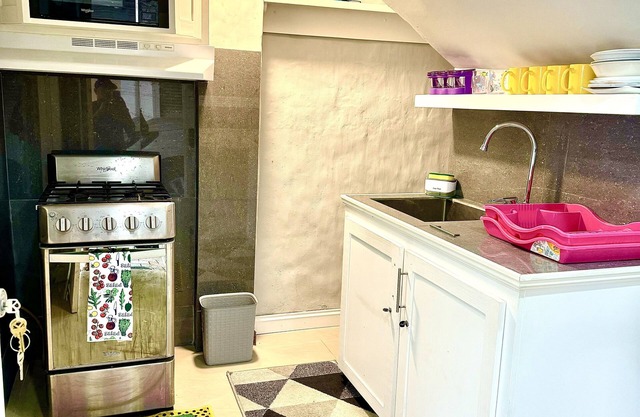 Cozy 1 Bedroom Studio Apt. in Petit Valley.