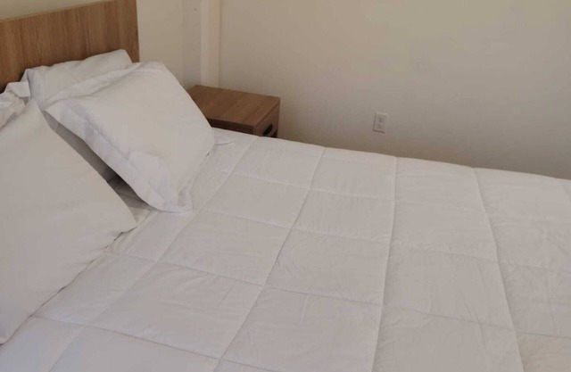 Cozy 1bedroom Apt Loft Style in welcoming Hartford with WiFi, AC, Elevator