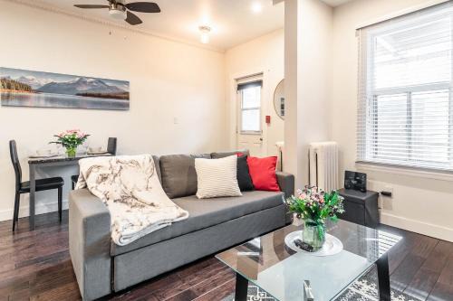 Cozy 1BR Condo on James Street North