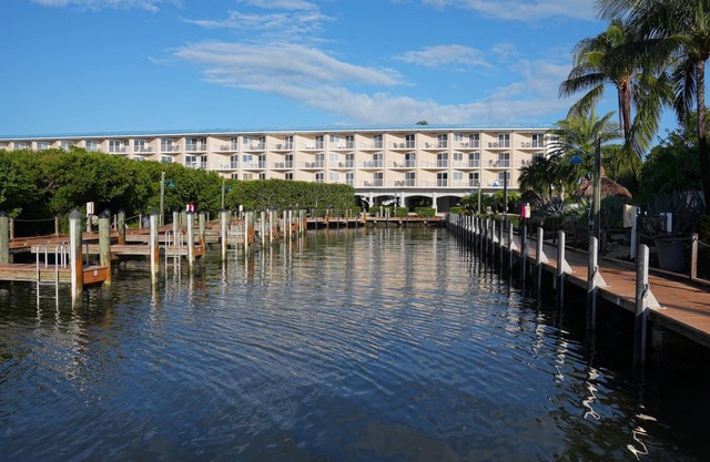 Cozy 1BR in Sanctuary w/Partial Ocean View & Pool