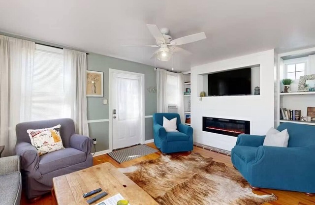 Cozy 1st Level Beach House - Walk Everywhere
