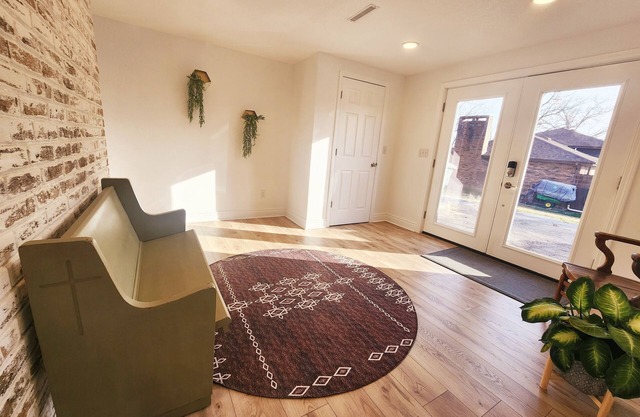 Cozy 2-Bedroom Apartment Suite