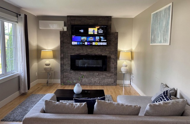 Cozy 2 bedroom apartment with yard, big lounge