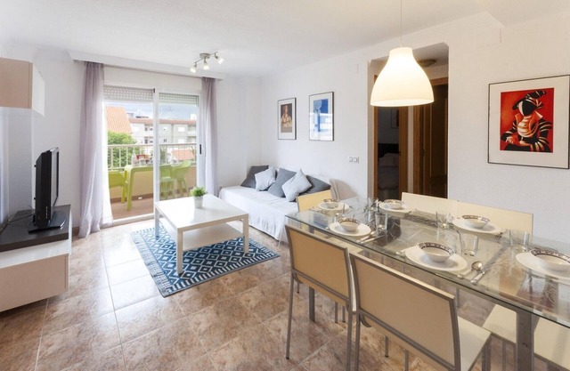 Cozy 2 bedroom apartment in Daimus with pool