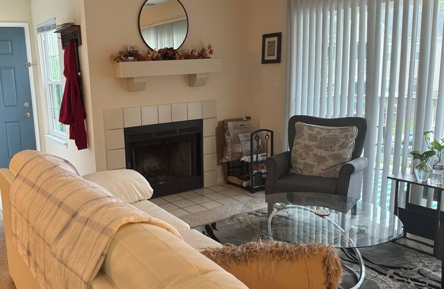 Cozy 2-bedroom apartment in charming Laurel