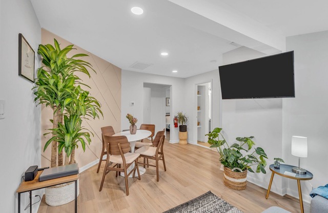 Cozy 2-Bedroom Bungalow in Bradley Beach