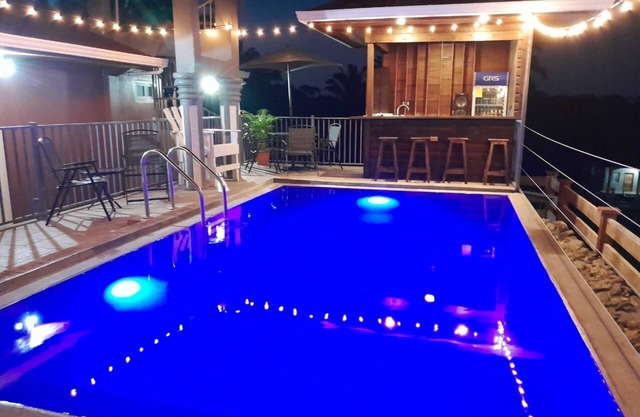 Cozy 2-bedroom hotel in wonderful Tela with AC, WiFi