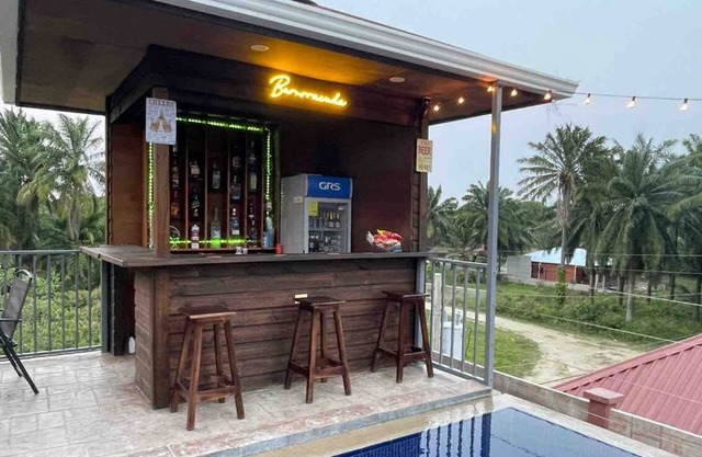 Cozy 2-bedroom hotel with AC and WiFi in fantastic Tela