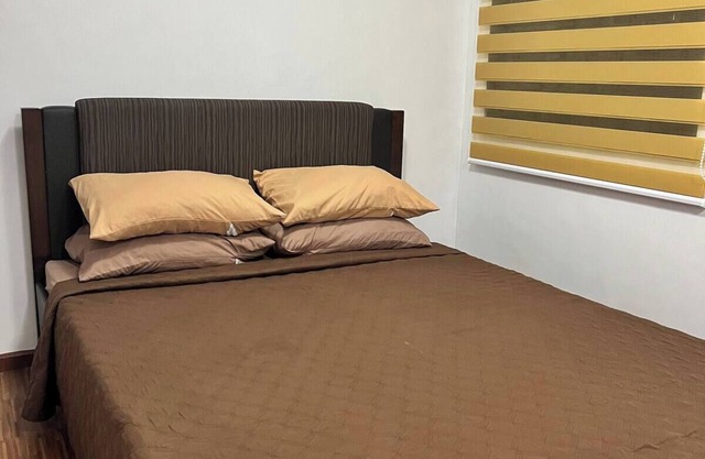 Cozy 2-bedroom townhome with WiFi, AC, Parking in beautiful Antipolo