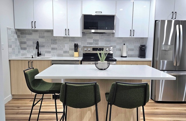 Cozy 2 bedrooms and 1 bath for 4 guests!