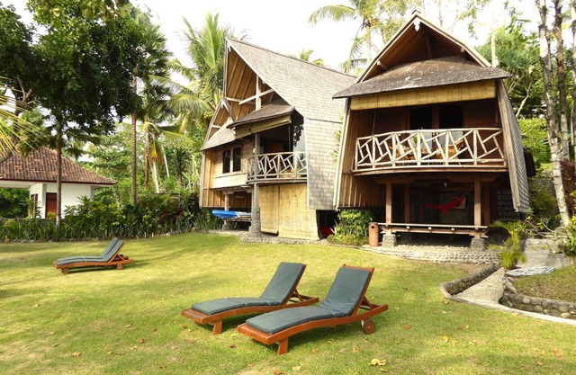 Cozy 2 BR Wooden Villa