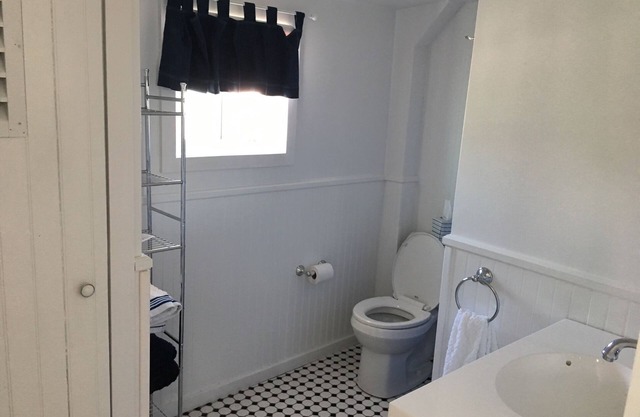 Cozy 2bdr Matunuck Beach Cottage