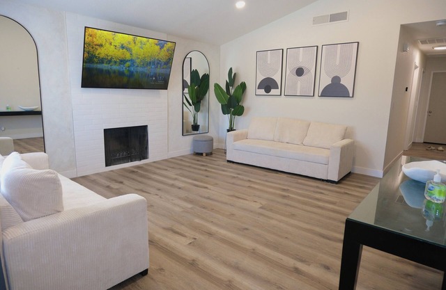 Cozy 2Bed 2Bath house with Private pool and Game Room - 8 miles to The Strip