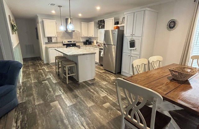 Cozy 3 BD NEW home in tranquil Apalachicola CALL FOR WEEKLY SPECIALS