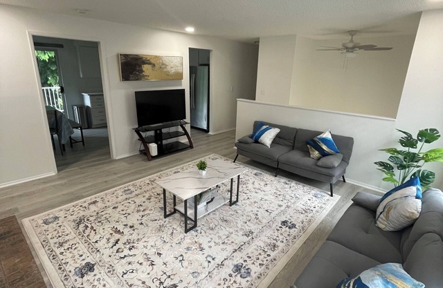 Cozy 3-bedroom 2.5 bath house in Kent near hospital and shopping centers