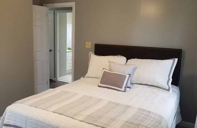 Cozy 3 Bedroom Ranch No steps