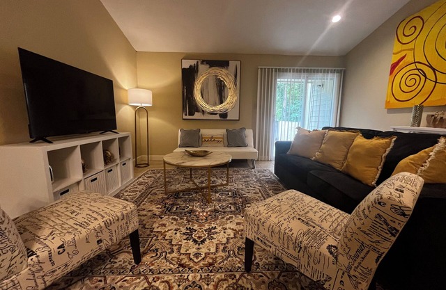 Cozy 3-bedroom Townhouse in Valdosta w/ameneties