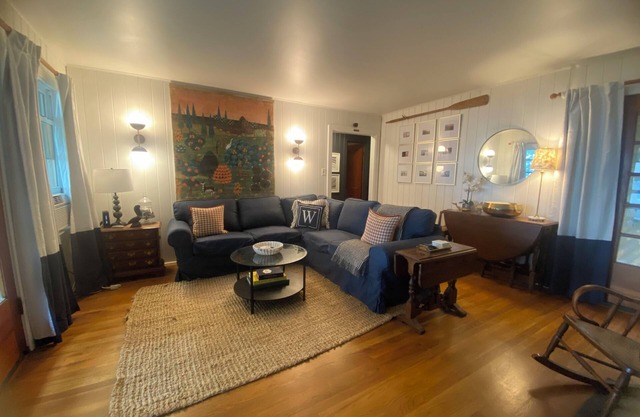 Cozy 3-Bedroom Waterfront Cabin with Private Beach