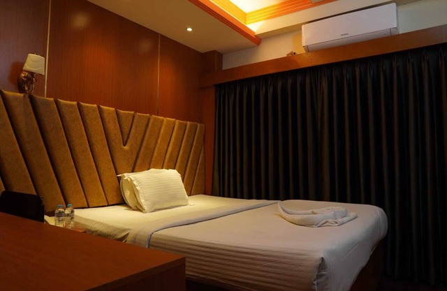 Cozy 37-bedroom hotel with WiFi, AC in lovely Dhaka