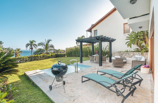 Cozy 3BR villa with ocean view/bbq/pool in Samana