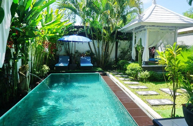 Cozy 4 Bedroom Villa near the sea