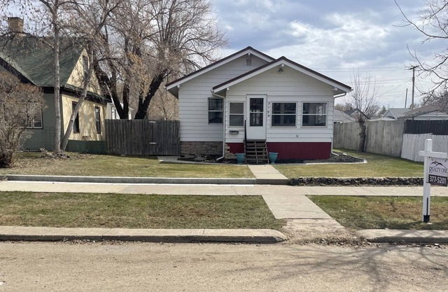 Cozy 4bdr, 2bath w/ Brand new kitchen close to Makoshika