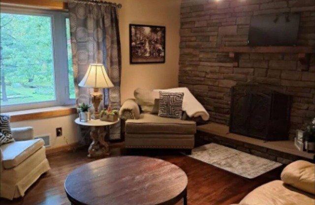 Cozy 5 bedroom home in Holly MI