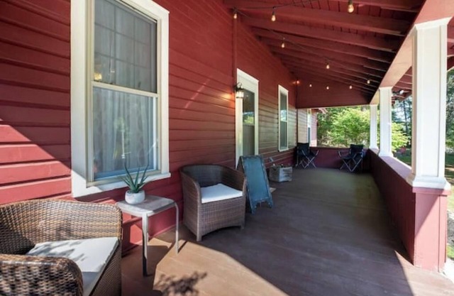 Cozy Adirondack Escape