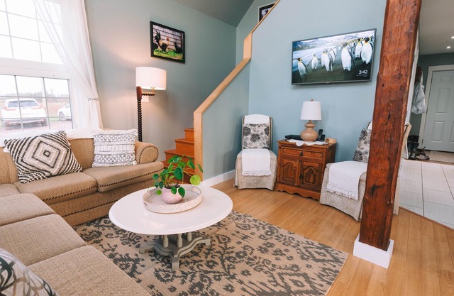 Cozy All Season Country Cottage- 15 min to Charlottetown