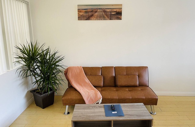 Cozy and affordable Studio West LA/Santa Monica close to Beach,UCLA,SMC