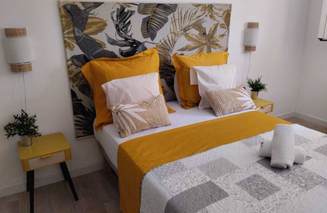 Cozy and charming apartment in Fort-de-France with WiFi, AC