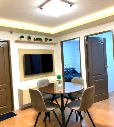 Cozy and Elegant 2-Bedroom Condo with Pool