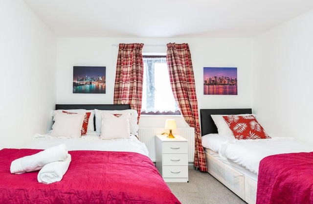 Cozy And Elegant LivingI Sleeps 5 Dagenham I Super Fast WiFi Free parking