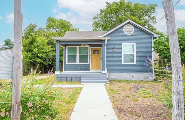Cozy and Gorgeous 2BR/1BA Near Amazing Downtown