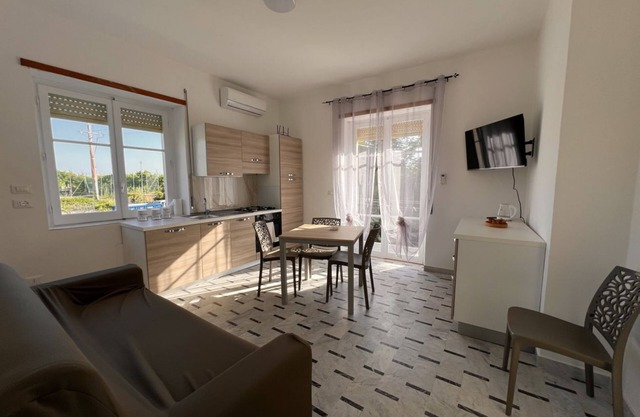 Cozy and modern apartment a stone's throw from the sea