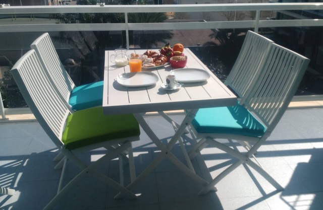 Cozy and modern 2 bedroom apartment, big swimming pool, airco, wifi