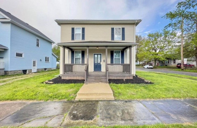 Cozy and Spacious 3-bedroom house in Marion with AC, WiFi, close to downtown.