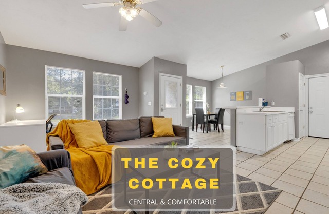 ❤️💛 Cozy and Spacious Cottage ⭐️ Comfortable ⭐️ Spacious ⭐️ Next to FSU ❤️💛
