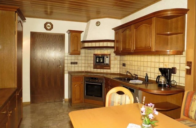 Cozy apartment with terrace near Weiden