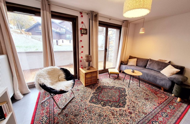 Cozy apartment in resort center, near slopes, parking, WiFi