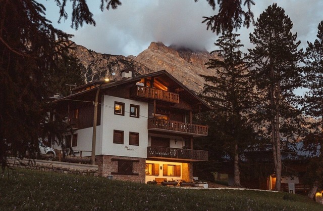 Cozy apartment in prestigious Chalet